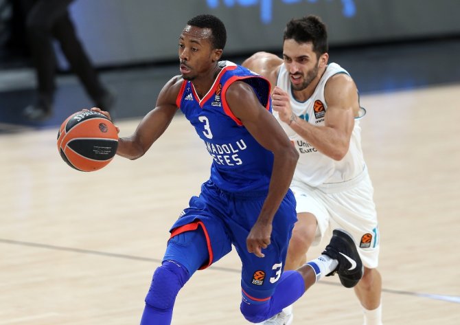 Anadolu Efes, Real Madrid’e Mağlup Oldu