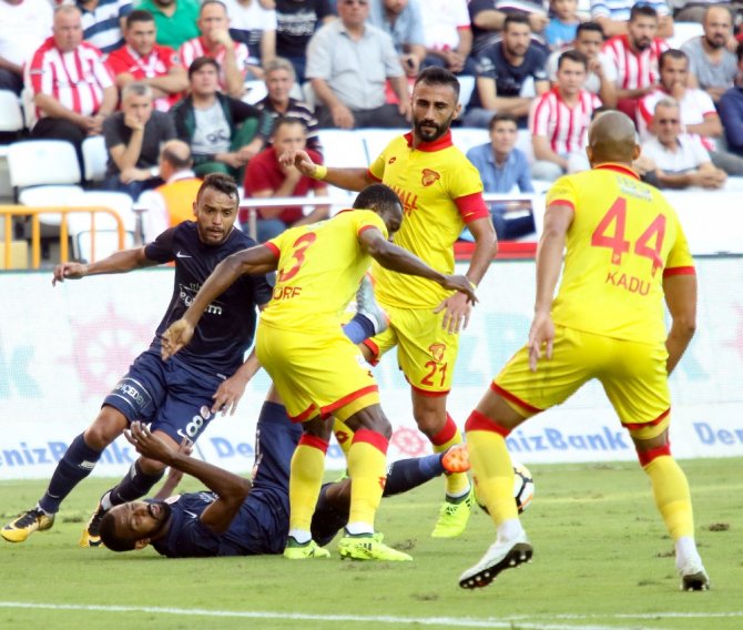 Antalyaspor Göztepe’ye Boyun Eğdi