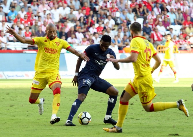 Antalyaspor Göztepe’ye Boyun Eğdi