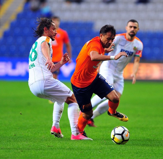 Başakşehir Alanya’yı 2-1’le Geçti