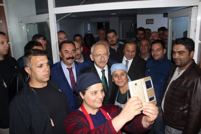 Taziye Çıkışı ’Selfie’ Israrını Kırmadı
