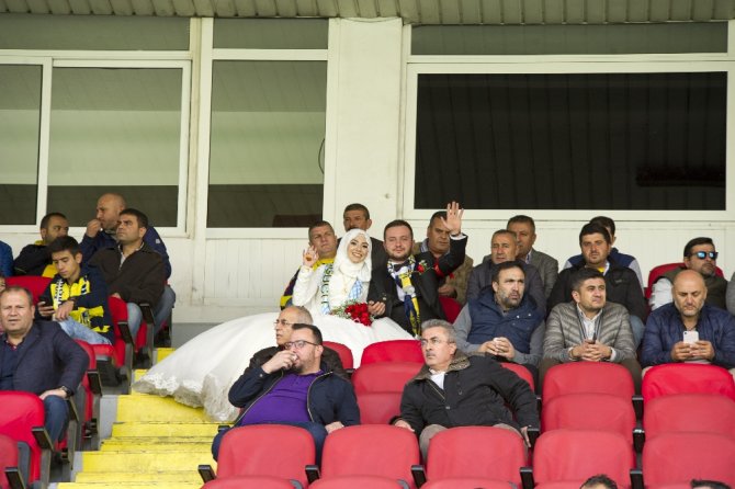 Önce Maç Sonra Düğün
