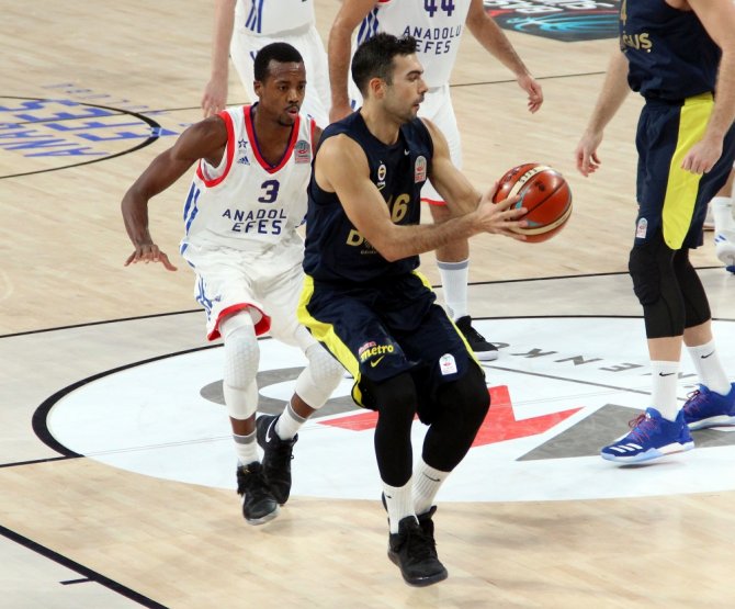 Fenerbahçe İlk Yenilgisini Aldı