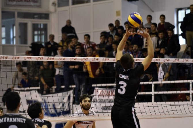 Efeler Ligi: Tkd Kuzey Enerji Gümüşhane Torul Gençlik: 0 - Beşiktaş: 3