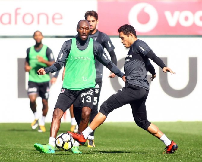Beşiktaş Medipol Başakşehir Maçı Hazırlıklarını Sürdürdü