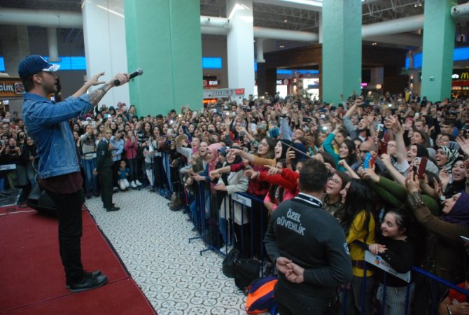 Sinan Akçıl, Tokat’ta Hayranlarıyla Buluştu