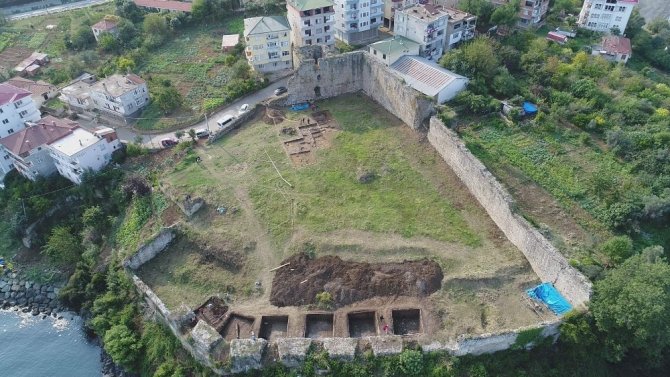 Akçakale Kalesi Gün Yüzüne Çıkartılıyor