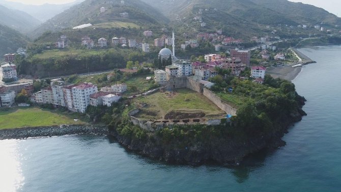 Akçakale Kalesi Gün Yüzüne Çıkartılıyor