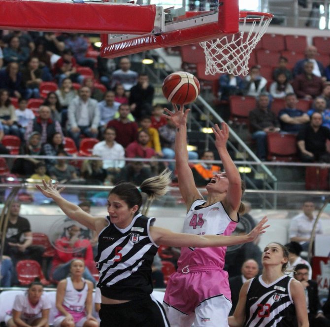 Kartal Kadınlarda Da Kayıp