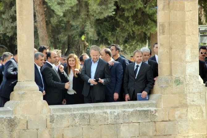 “Bugün İslam Bayrağını Taşıyan Ülke Ve Lider..."