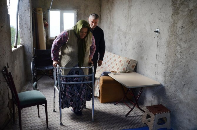 Esme Teyzenin Tek Bacağı İle Yaşam Mücadelesi