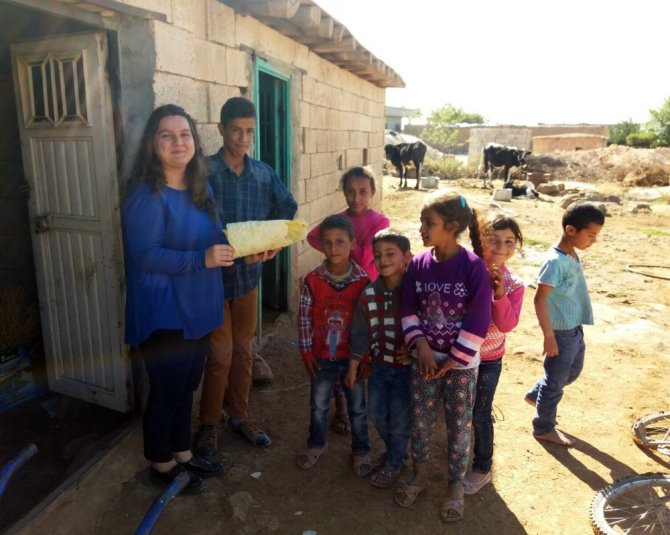 Öğretmenler Bizzat Tarlalardan Alıp Okullu Yapıyor