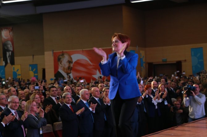 Meral Akşener’in Parti Tanıtımı Çileye Dönüştü