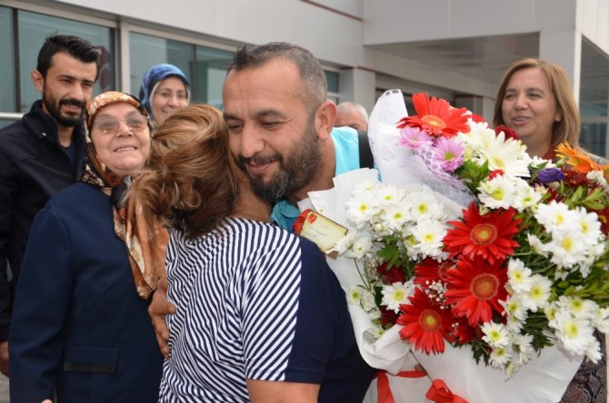 Türkiye’nin Gururu Olmuşlardı: Memleketinde Coşkuyla Karşılandı