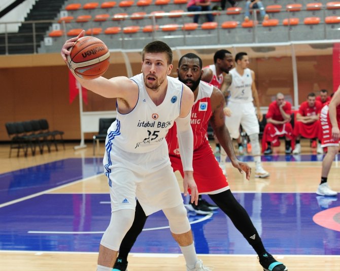 İstanbul Büyükşehir Belediyespor Farklı Yendi