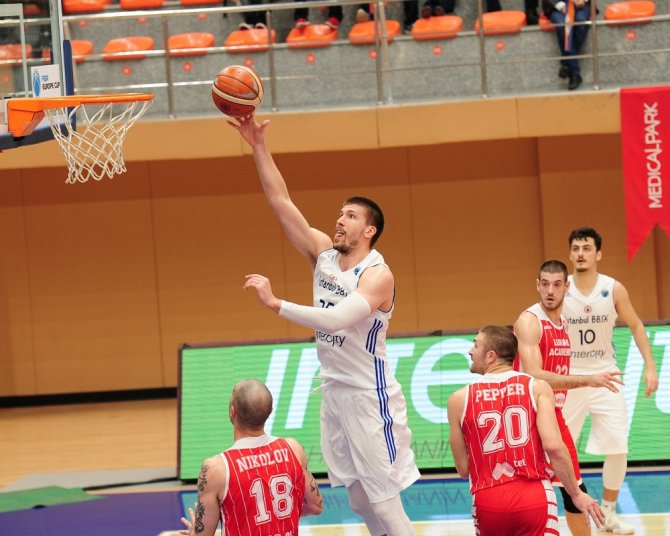 İstanbul Büyükşehir Belediyespor Farklı Yendi