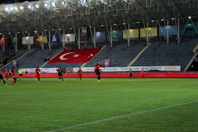 Osmanlıspor Boş Tribünlere Oynadı