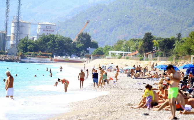 Burası Antalya: İnsanlar Denizde