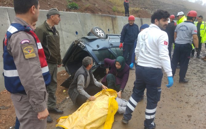 Yoldan Çıkan Otomobil Takla Attı: 4 Yaralı