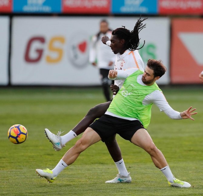 Galatasaray’da Trabzonspor Mesaisi Sürdü
