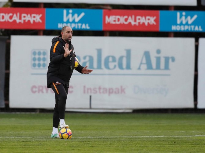 Galatasaray’da Trabzonspor Mesaisi Sürdü
