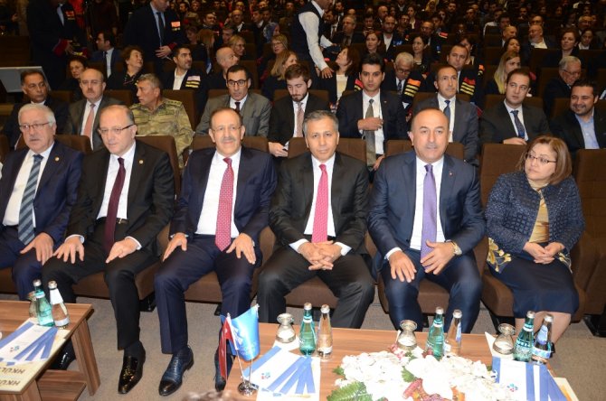 "Bizi Dinlemedi, Şimdi Masaya Oturamıyor"