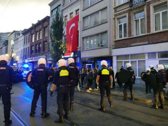 Terör Örgütü Yandaşları Belçika’da Türklere Saldırdı