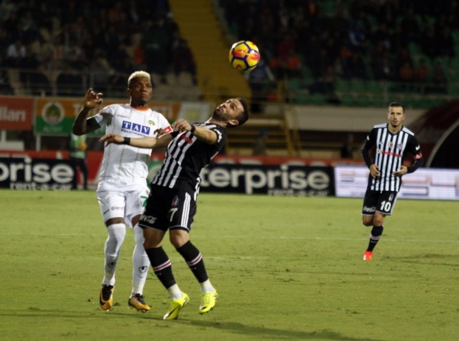 İlk Yarıda Karşılıklı Gol