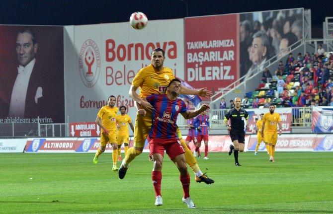 İzmir’de Gol Sesi Çıkmadı