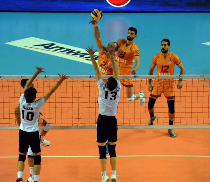 Filede Galatasaray Rahat Kazandı