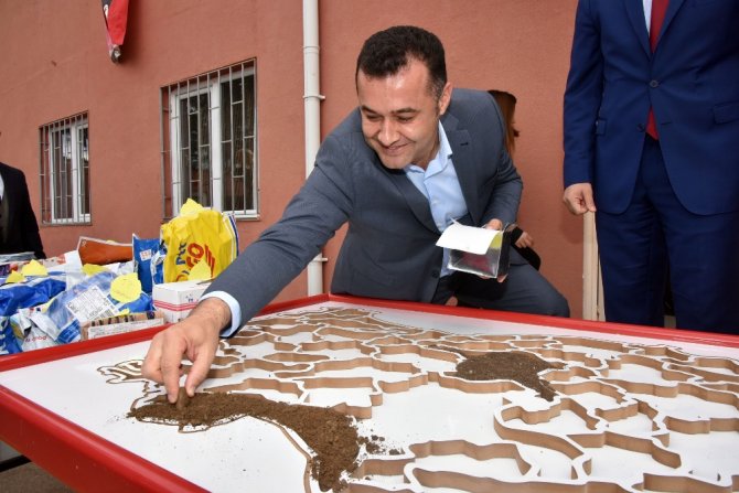 81 İlden Gelen Toprakla Oluşturuldu