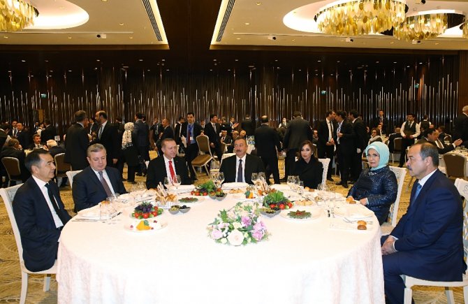 Cumhurbaşkanı Erdoğan Onuruna Yemek