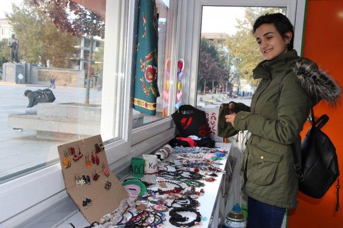 Derslerindeki Belirtilerden Kan Hastası Olduğunu Öğrendi