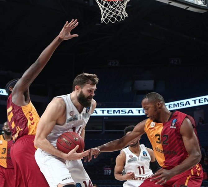 Galatasaray Odeabank Son Çeyrekte Yıkıldı