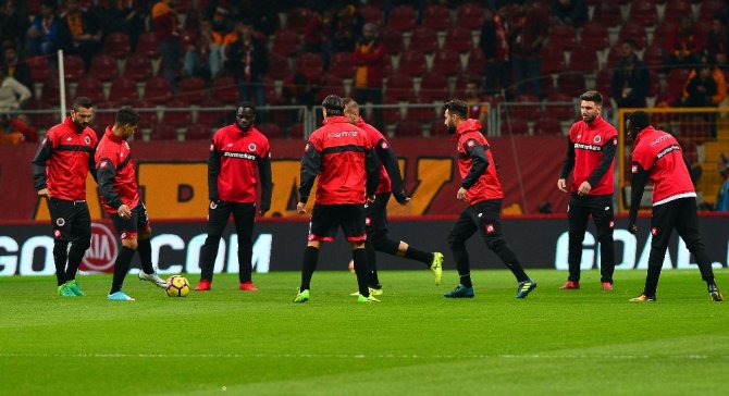 Galatasaray, Gençlerbirliği Maçına Çift Forvet Başlayacak