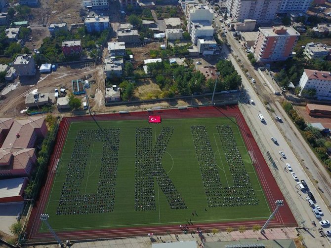 Futbol İçin Değil Kitap İçin Stadyuma Gittiler
