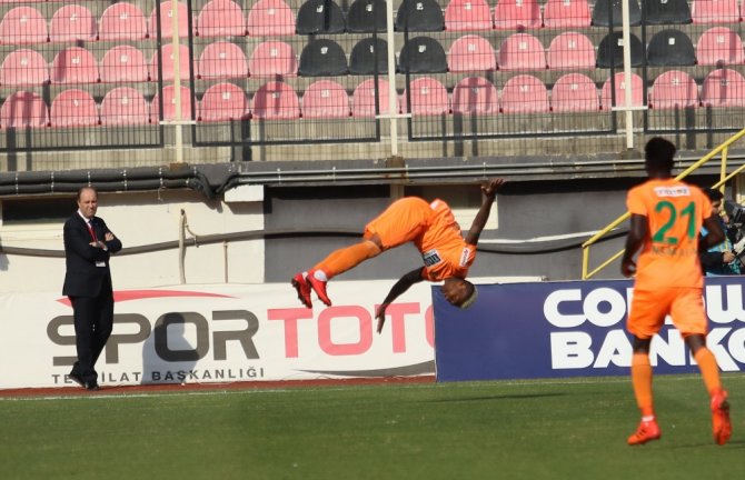 Alanyaspor Deplasmanda Farka Gitti