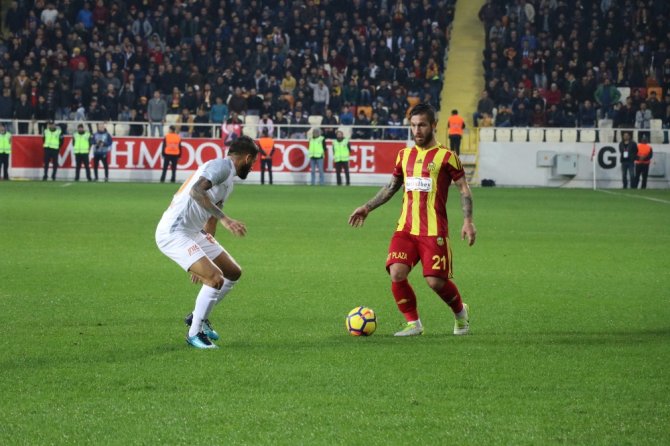 Başakşehir Takibi Bırakmıyor