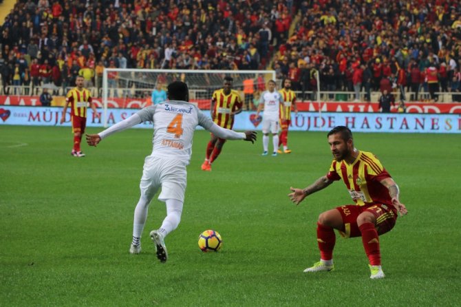 Başakşehir Takibi Bırakmıyor