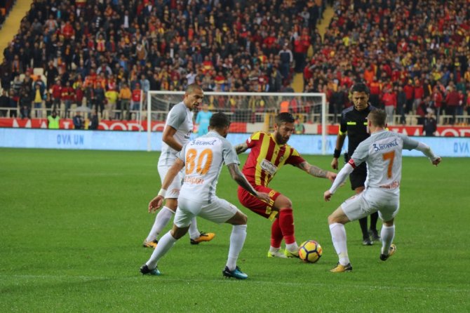 Başakşehir Takibi Bırakmıyor