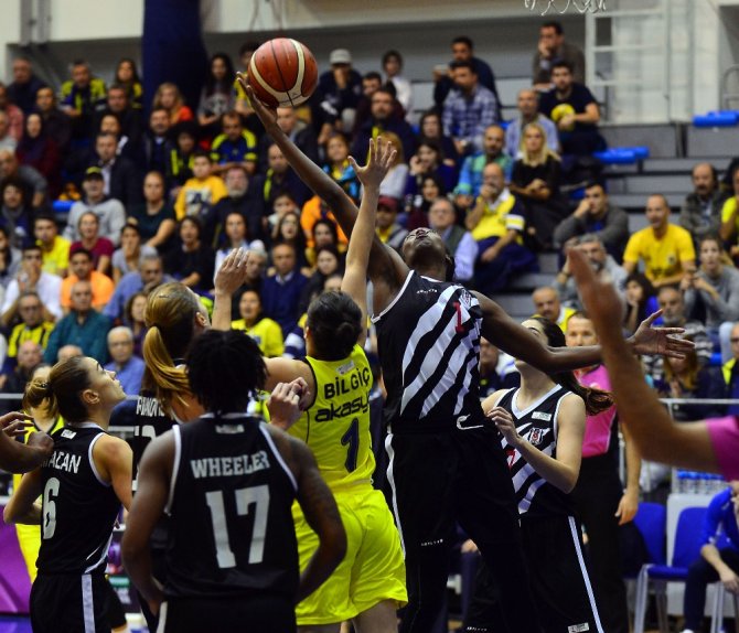Fenerbahçe Farklı Kazandı