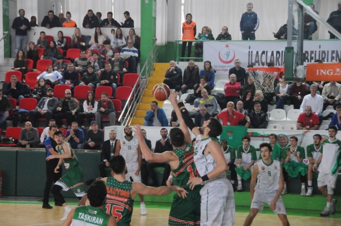 Tahincioğlu Basketbol Süper Ligi: Yeşilgiresun Belediyespor: 76 - Banvit: 81