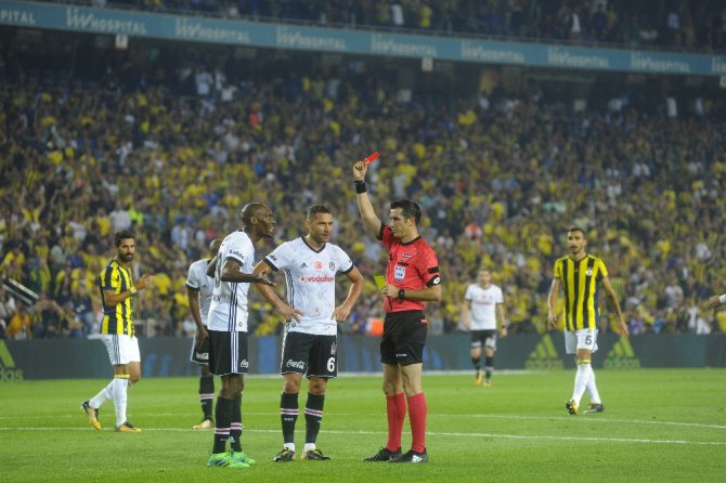 Süper Lig’de 11 Haftada 38 Kırmızı