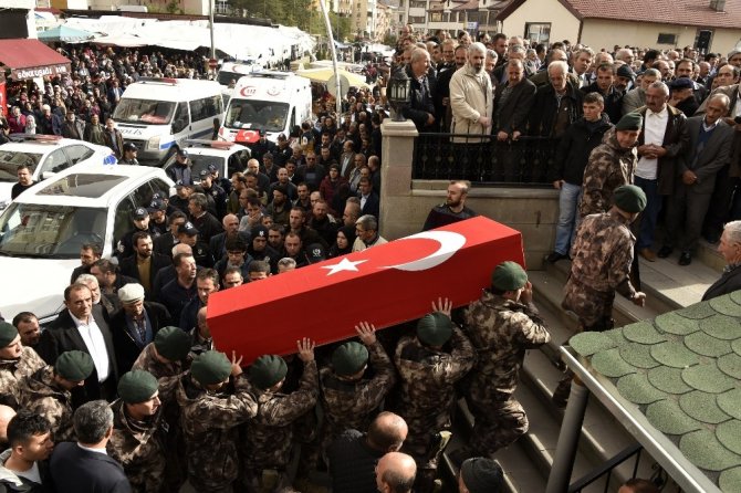 Gümüşhane Şehidini Gözyaşlarıyla Uğurladı