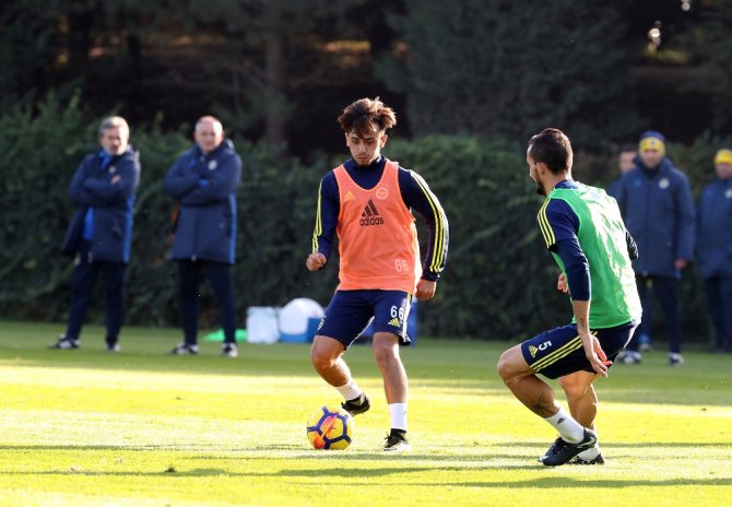 Fenerbahçe Sivasspor Mesaisini Sürdürdü