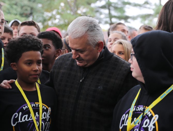 Başbakan Yıldırım Gazetecilerle Sabah Yürüyüşü Yaptı