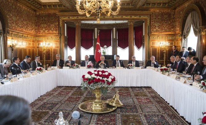 Başbakan Yıldırım Kanaat Önderleriyle Bir Araya Geldi