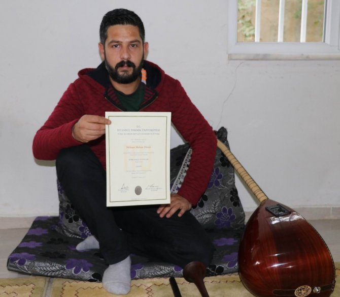 İtü’de Konservatuvar Okudu, Düğünlerde Davul Çalıyor