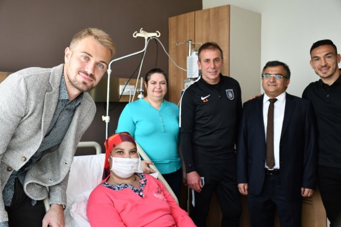 Abdullah Avcı’dan Lösemili Çocuklara Ziyaret