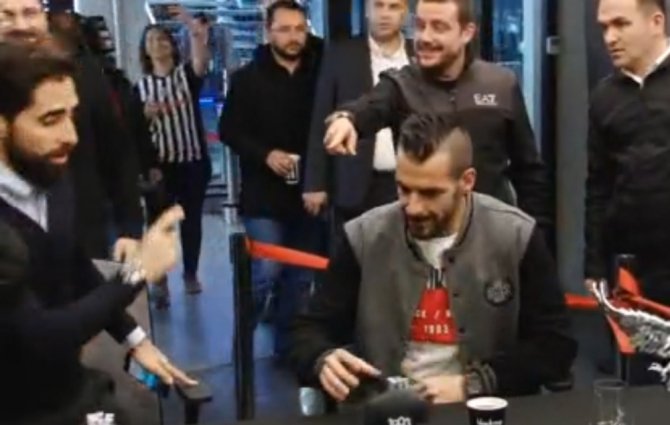 Negredo Taraftarlarla Buluştu